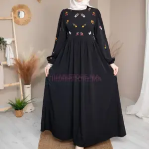 robe noire en crêpe cristal brodée de turquie en ligne au Maroc